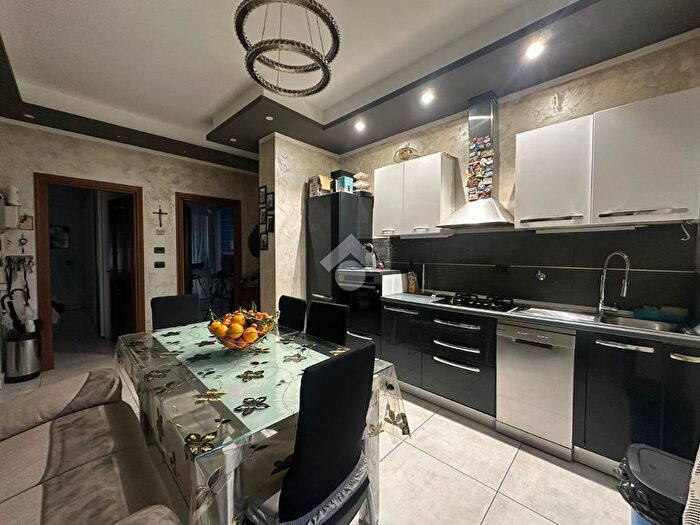 Appartamento trilocale in vendita in Via Michele Coppino, Torino