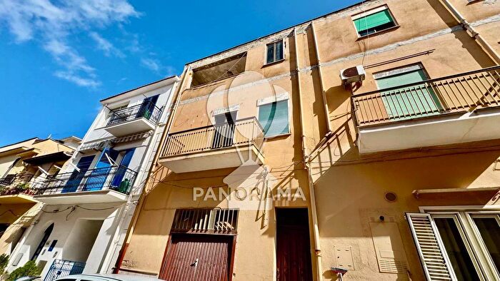 Appartamento trilocale in vendita in Balestrate