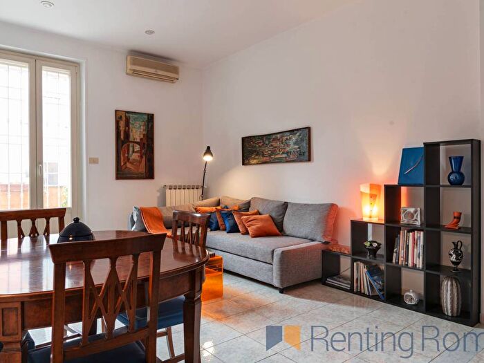 Appartamento trilocale in affitto in Via Luigi Santini, Trastevere, Roma