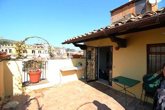 Appartamento trilocale in affitto in Trastevere, Roma