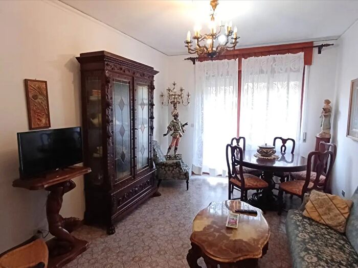 Appartamento con 5 locali in vendita in Via Abetone, Chianciano Terme