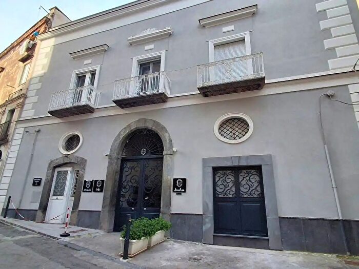 Appartamento trilocale in vendita in Via Scuola, Torre Annunziata