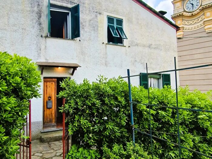 Casa con 5 locali in vendita in Frazione Ognio, Neirone