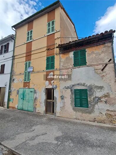 Casa con 9 locali in vendita in Jesi Via Roma, Jesi