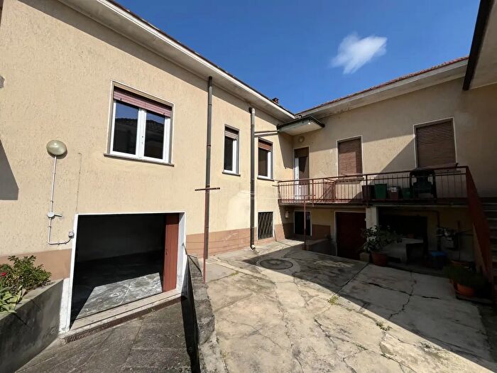 Appartamento trilocale in vendita in Via Vallere, Vigevano