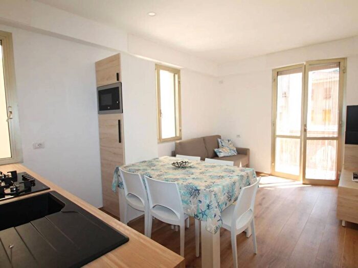 Appartamento bilocale in affitto in Via Mazzini, Borghetto Santo Spirito