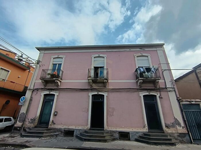 Appartamento con 5 locali in vendita in Via Vittorio Emanuele, Biancavilla