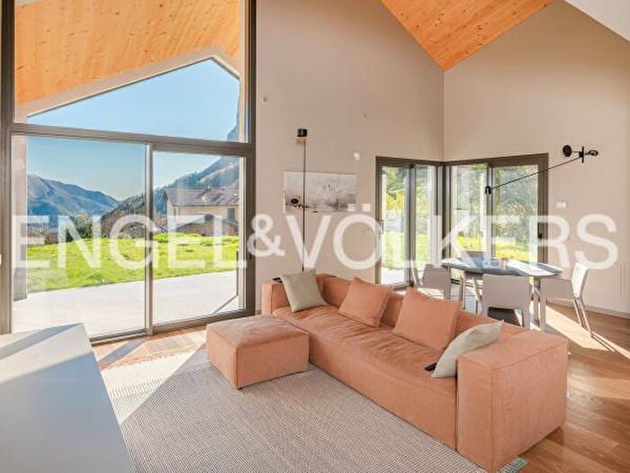 Casa con 5 locali in vendita in Lecco