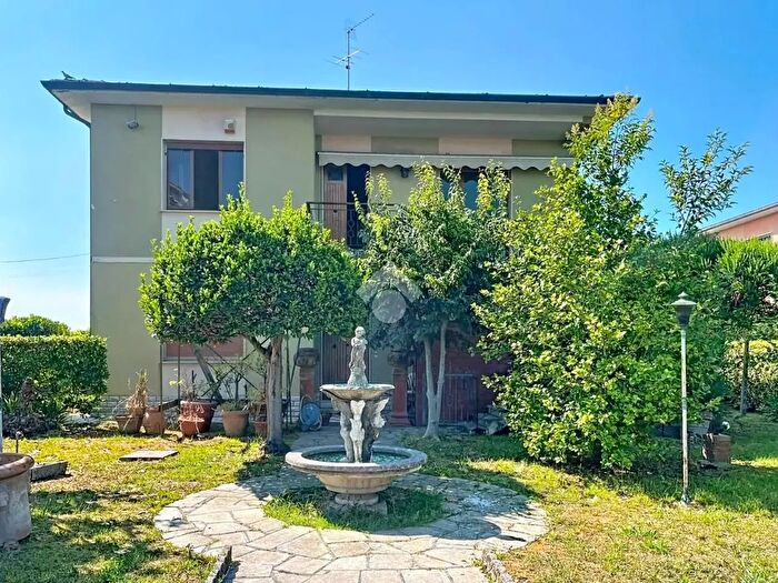 Casa con 13 locali in vendita in Via delle Murella, San Giuliano Terme