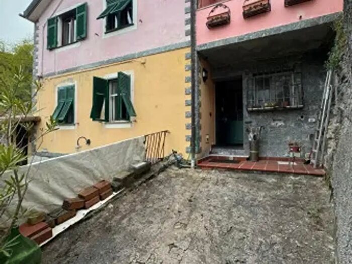 Casa con 6 locali in vendita in Salita a Livellato, Ceranesi