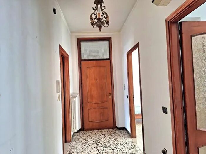 Appartamento trilocale in vendita in Via Giovanni Amendola, Piacenza