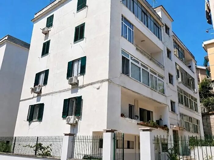 Appartamento quadrilocale in vendita in Via Ottavio De Sica, Salerno