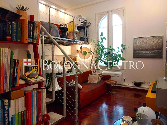 Appartamento trilocale in vendita in Via dei Mille, Bologna