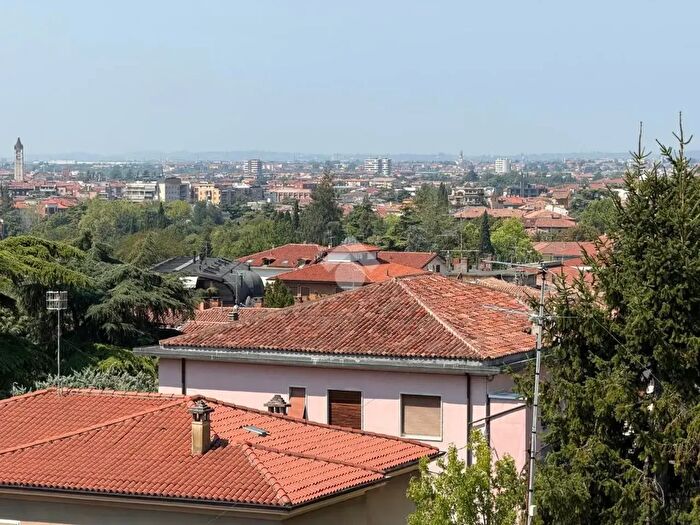 Appartamento quadrilocale in vendita in Verona
