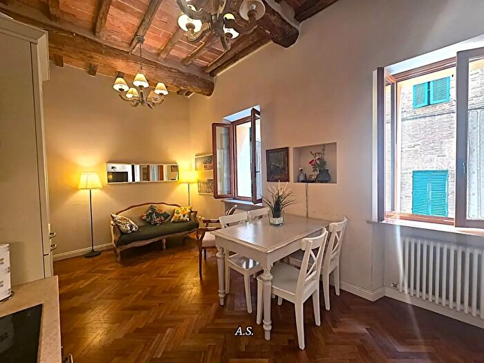 Appartamento con 5 locali in vendita in Iazza del Du, Siena
