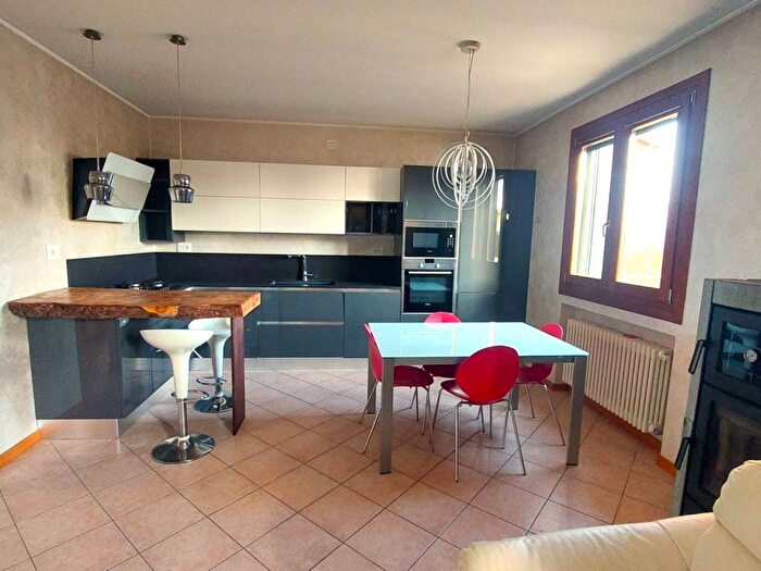 Appartamento quadrilocale in affitto in Via Luigi Einaudi, Provinciale Gasparona, Pianezze