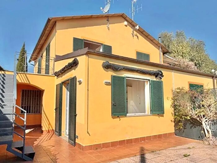 Casa trilocale in vendita in Taggia