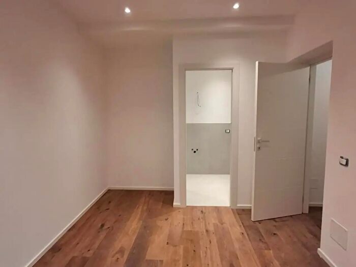 Appartamento trilocale in vendita in Capraia E Limite