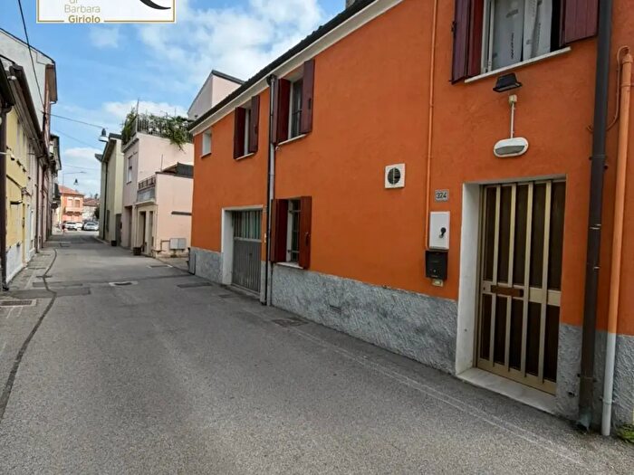 Casa con 10 locali in vendita in Badia Polesine