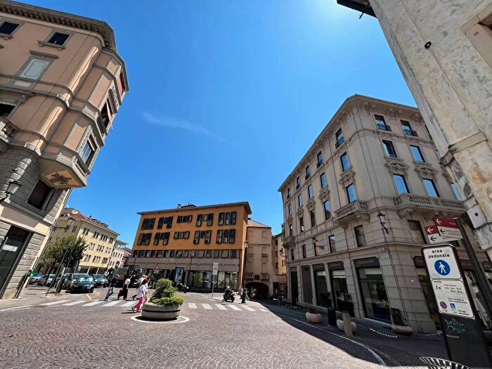 Appartamento con 7 locali in vendita in Ponte delle Torricelle Padova, Padova