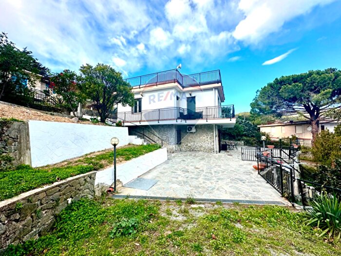 Casa con 5 locali in vendita in Località Torbora, Noli