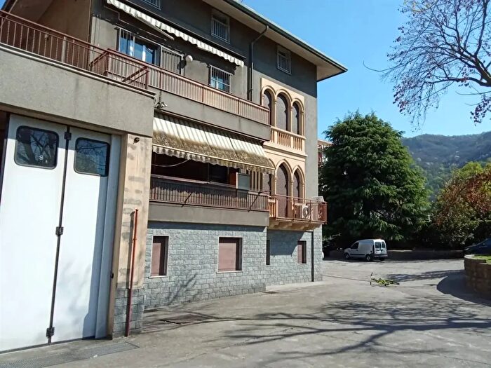 Casa con 6 locali in vendita in Como