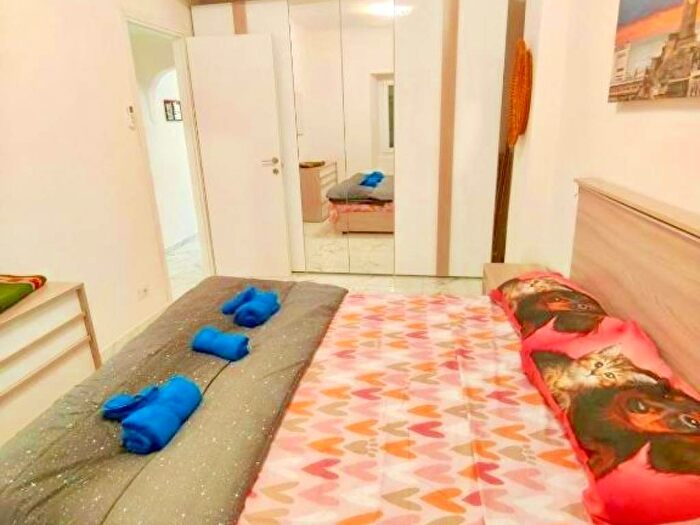 Appartamento trilocale in affitto in Vico Sinope, Pegli, Genova