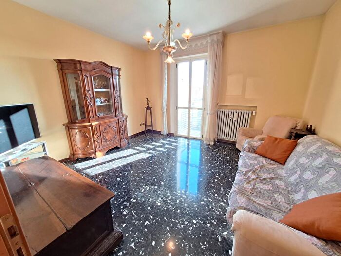 Appartamento quadrilocale in vendita in Via Imperia, Modena