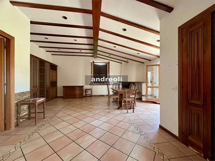 Appartamento con 6 locali in vendita in Cupramontana