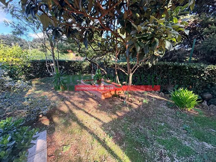 Casa con 8 locali in vendita in Via di Montenero, Livorno