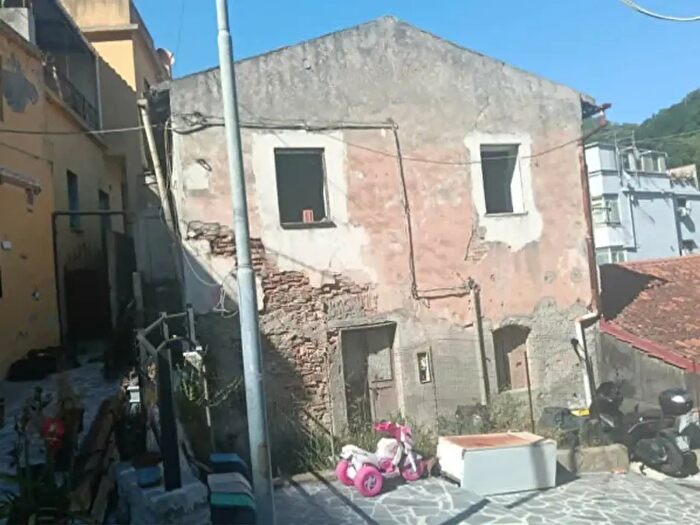Appartamento trilocale in vendita in Via Giuseppe Mazzini, Messina