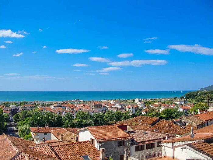 Casa trilocale in vendita in Piazza Duomo, Santa Marina