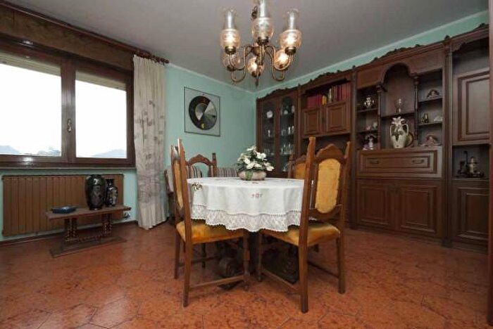 Appartamento quadrilocale in vendita in Via Giugno, Sovere