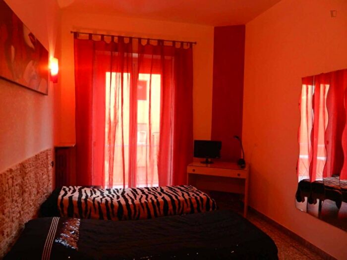Appartamento trilocale in affitto in Piazza Roselle, Appio Latino, Roma