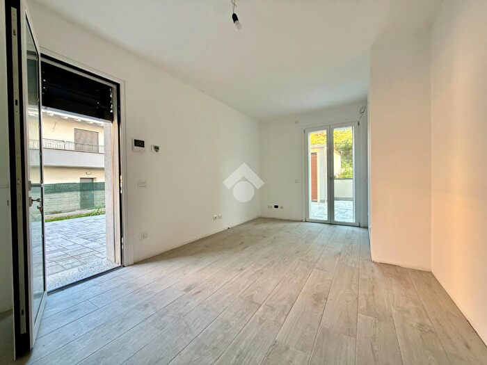 Appartamento bilocale in vendita in Via delle Foppelle, Carobbio Degli Angeli