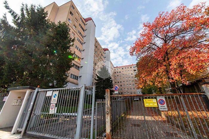 Appartamento bilocale in vendita in Via Lamennais, Milano