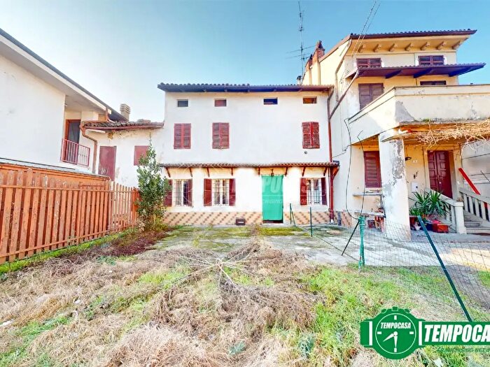 Casa quadrilocale in vendita in Giarole