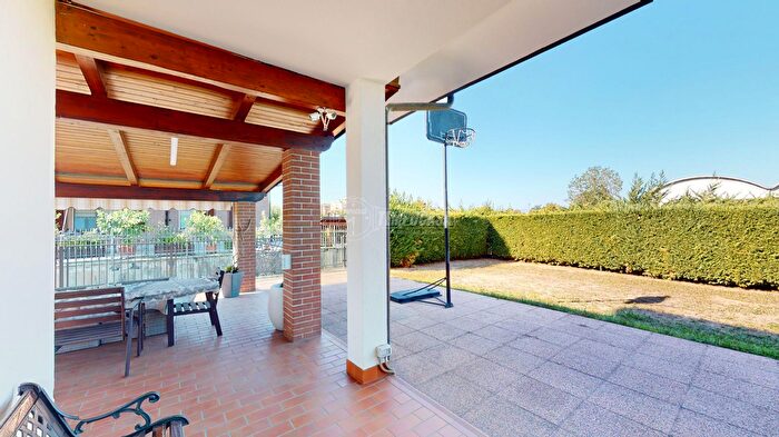 Casa con 7 locali in vendita in Orbassano