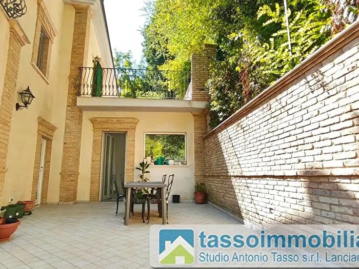 Appartamento con 8 locali in vendita in Via Marina, Ortona