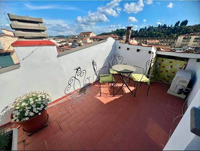 Appartamento quadrilocale in vendita in Via della Fonderia, Firenze