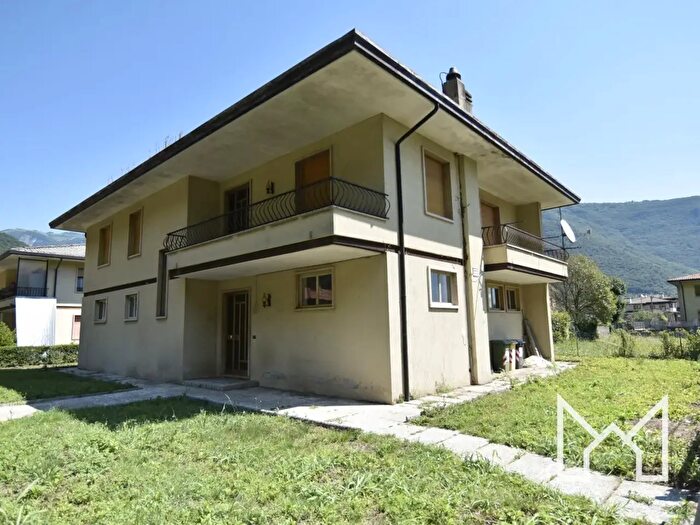 Casa quadrilocale in vendita in Bassano Del Grappa
