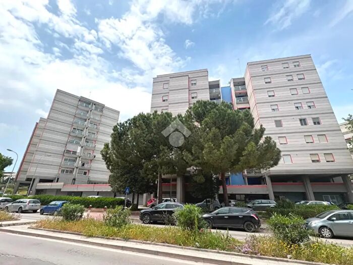 Appartamento quadrilocale in vendita in Via della Repubblica, Barletta