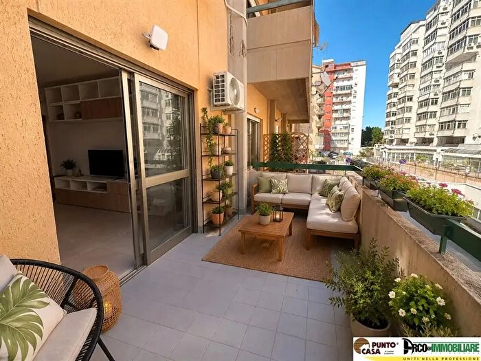 Appartamento trilocale in affitto in Via Mariano d'Amelio, Palermo