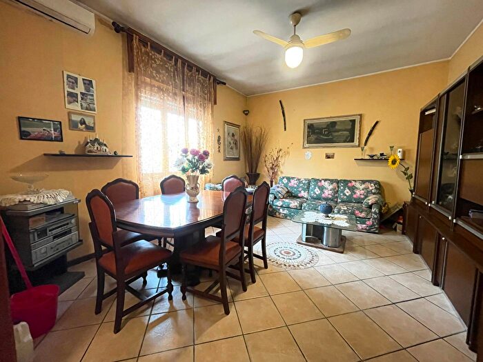 Casa trilocale in vendita in Via Montello, Cisliano