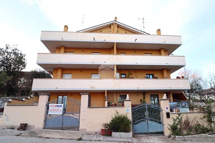 Appartamento quadrilocale in vendita in Contrada Frontino, Bucchianico