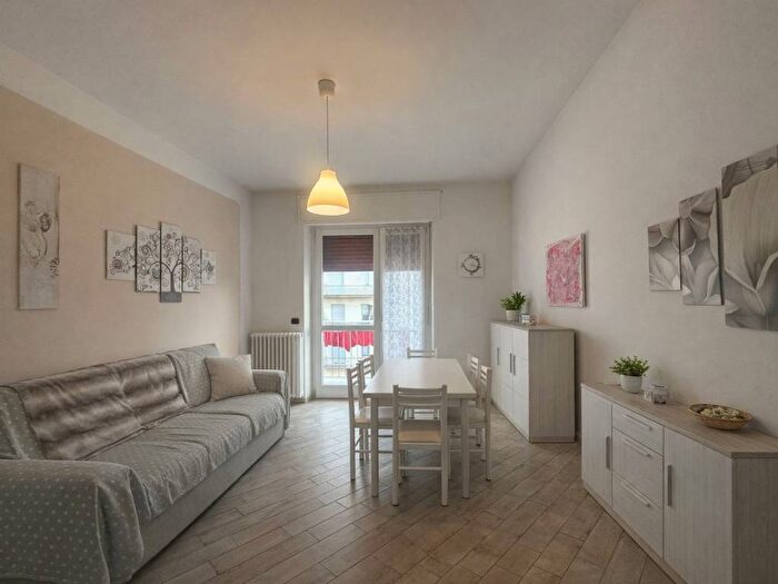 Appartamento trilocale in affitto in Via Cernaia, Centro, Savigliano