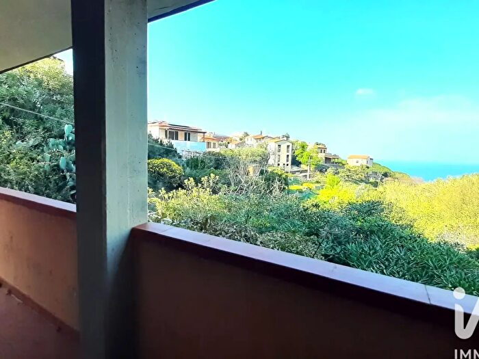 Appartamento trilocale in vendita in Via del Cotoncello, Marciana