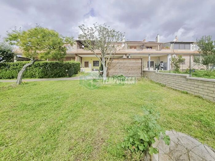 Appartamento trilocale in vendita in Pian della Carlotta, Cerveteri