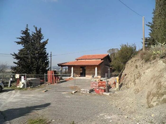 Casa con 5 locali in vendita in Castellina Marittima