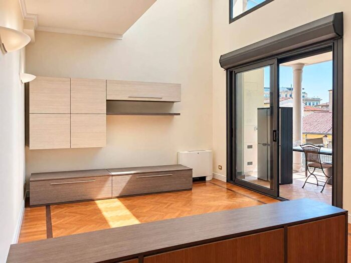 Appartamento con 5 locali in affitto in Borgo Ognissanti Il Prato, Firenze